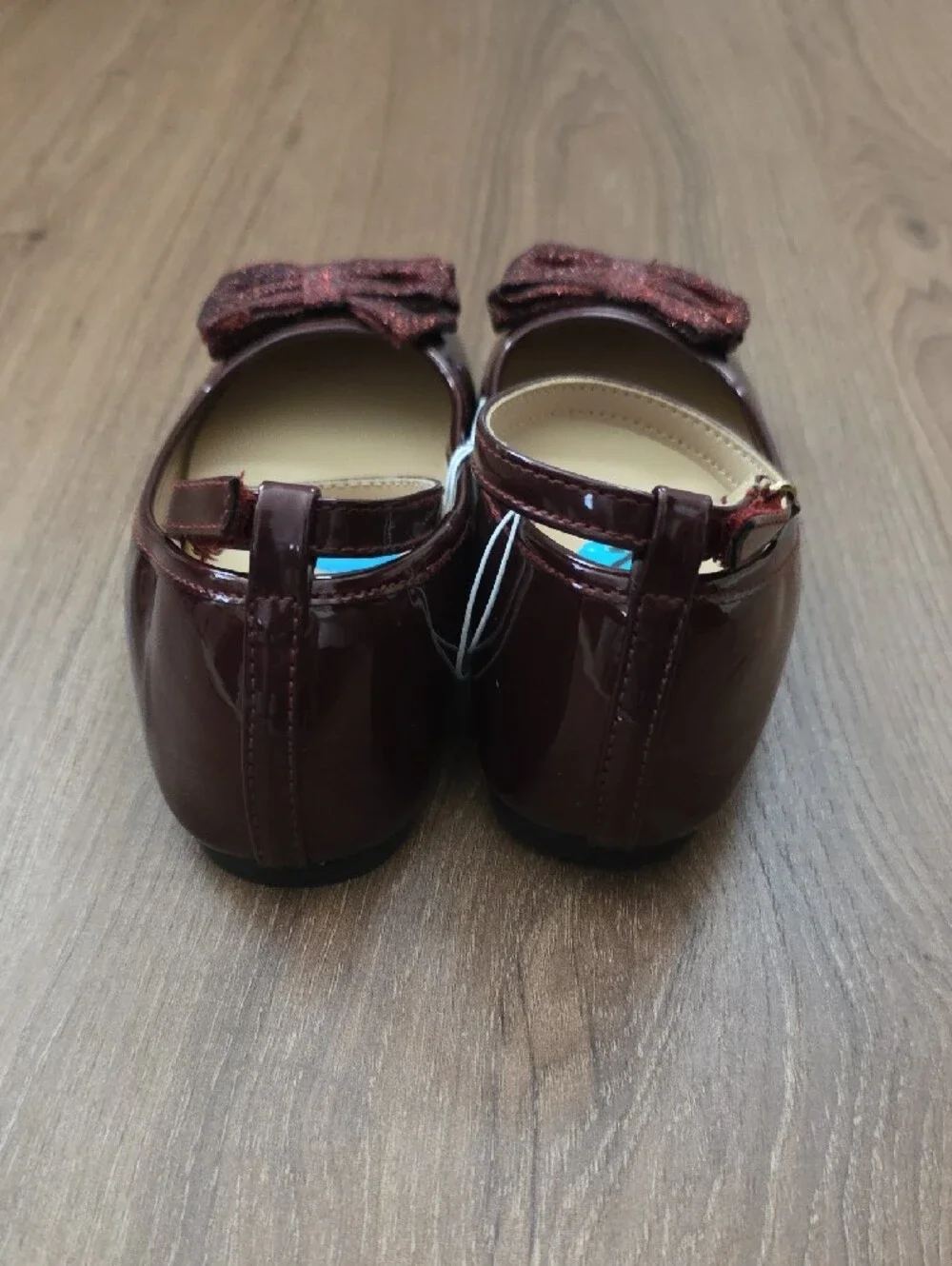 Girls Burgundy Patent Mary Janes with Glitter Bow. Size 2.